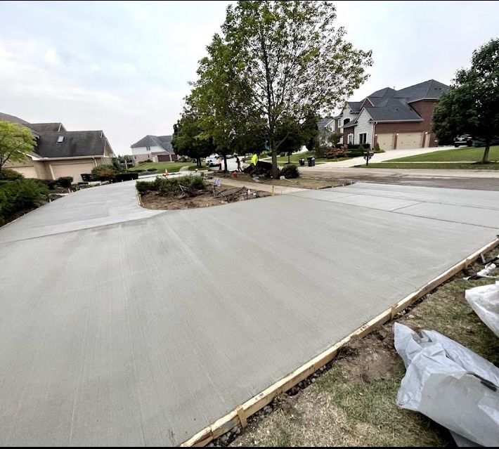 Residential driveway placement and finishing work
